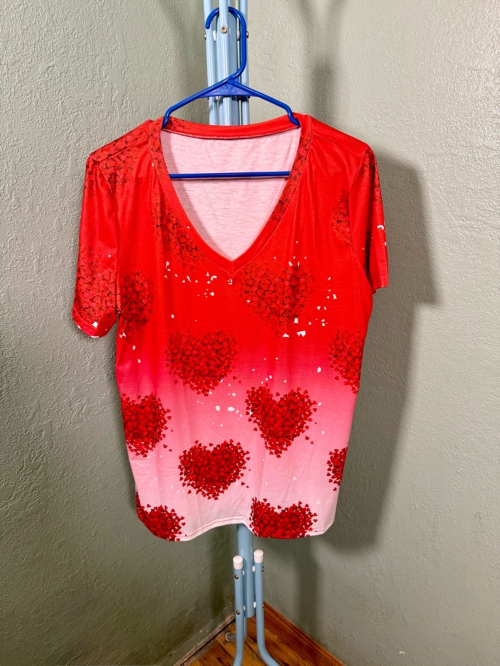 Women’s Red Heart-Print V-Neck Tee